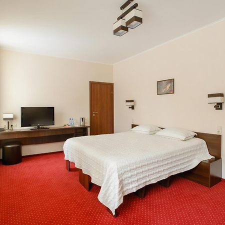 Hotel 12 خاركيف الغرفة الصورة